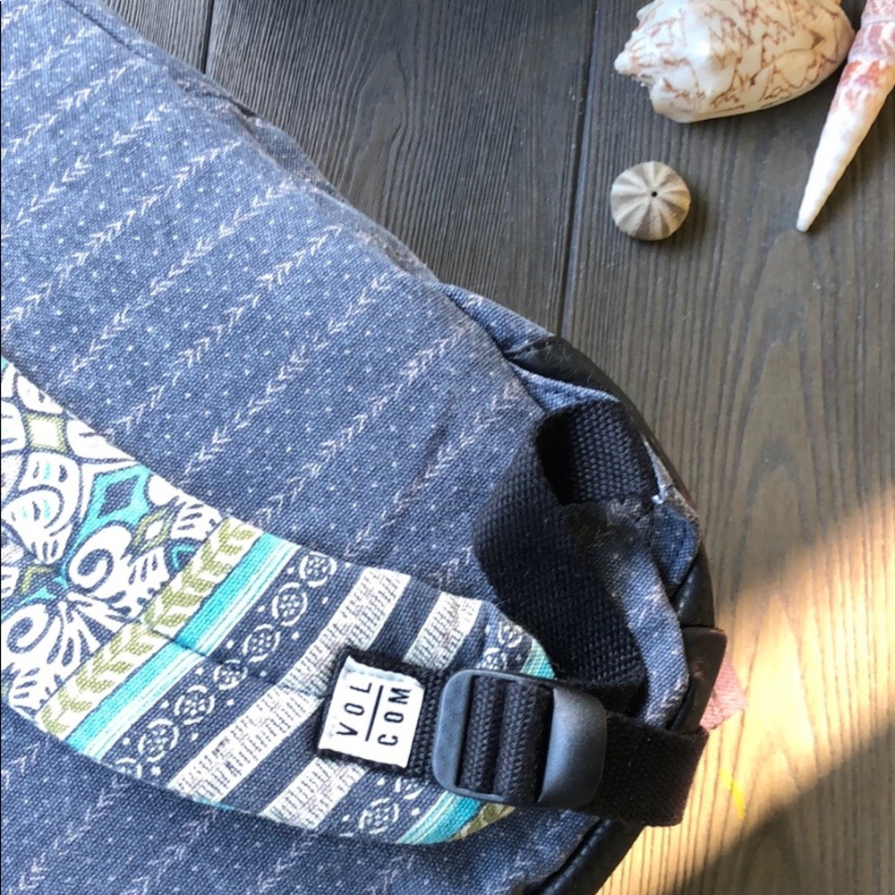 🦋VOLCOM🦋 - Picture 7 of 8